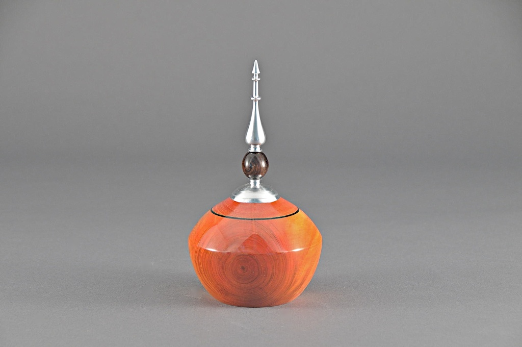 cedar_with_aluminum_finial