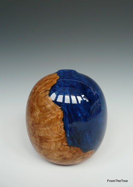 Electric blue/burr elm hybrid ovoid form