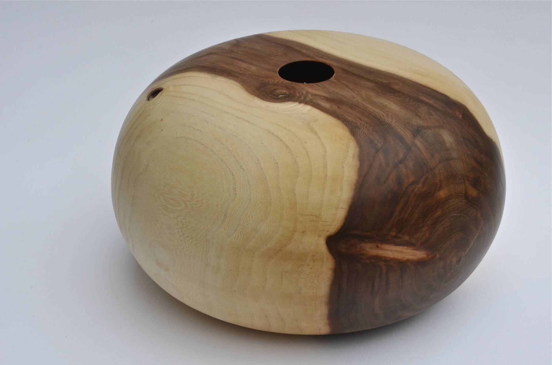 elm vessel pompkin shape