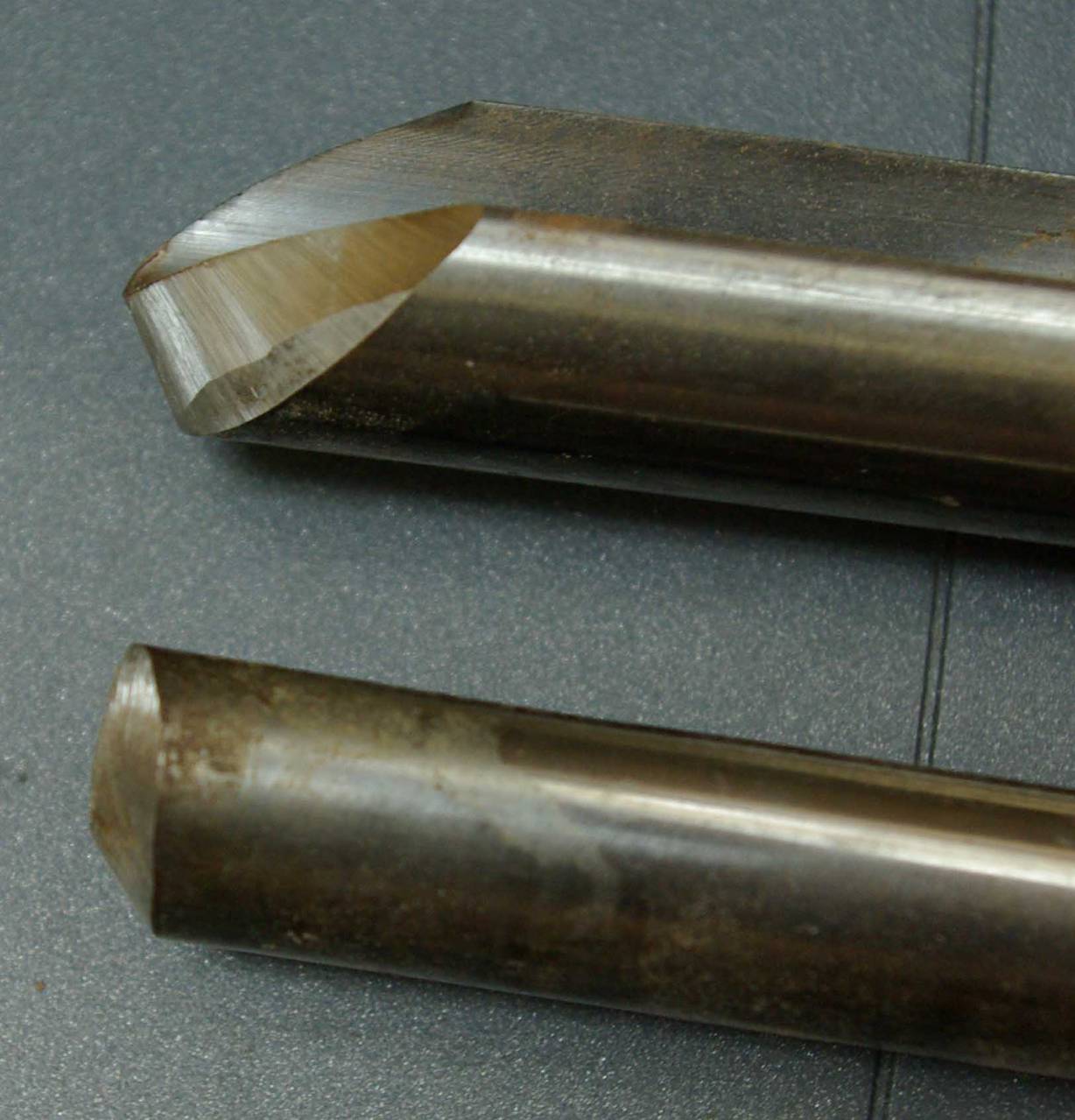 Fingernail and Traditional grinds