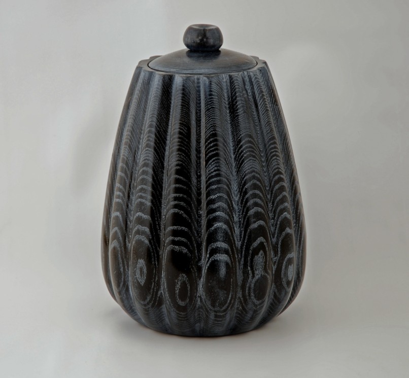 Fluted Ash Urn 5247