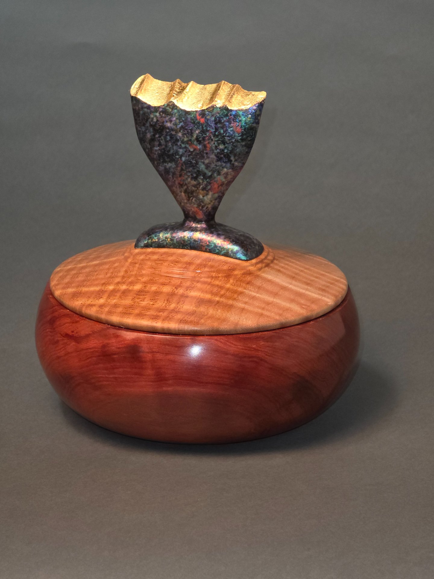 Gold top finial box