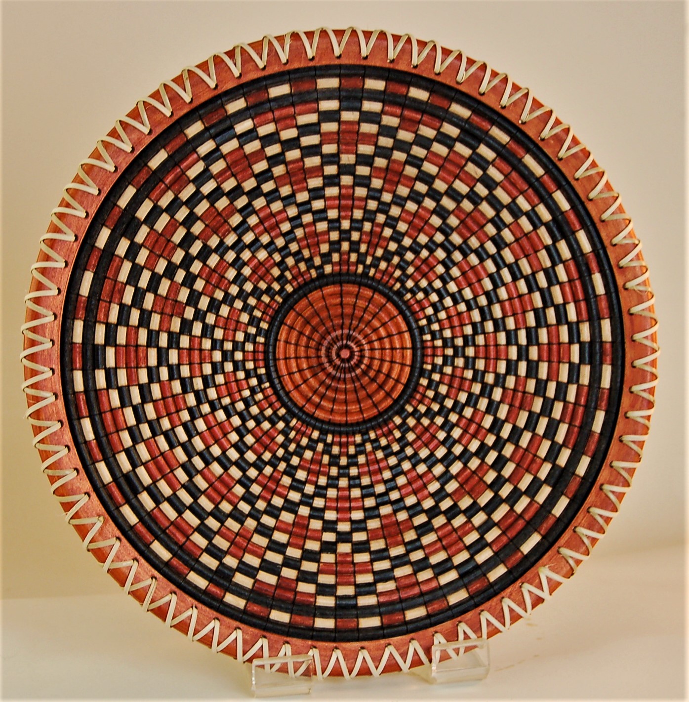 Illusion platter