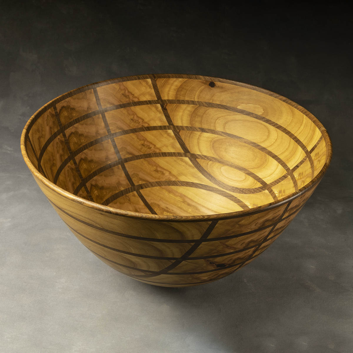 Laminated bowl