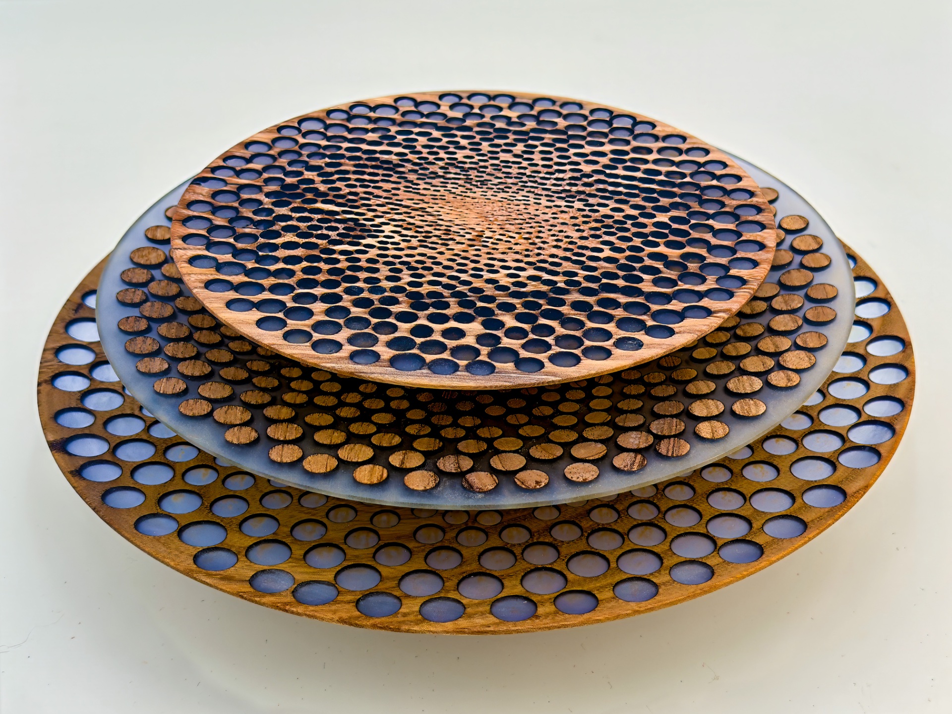 Layered Laser-Cut Circles in Catalpa – A 3D Experiment in Depth and Rhythm