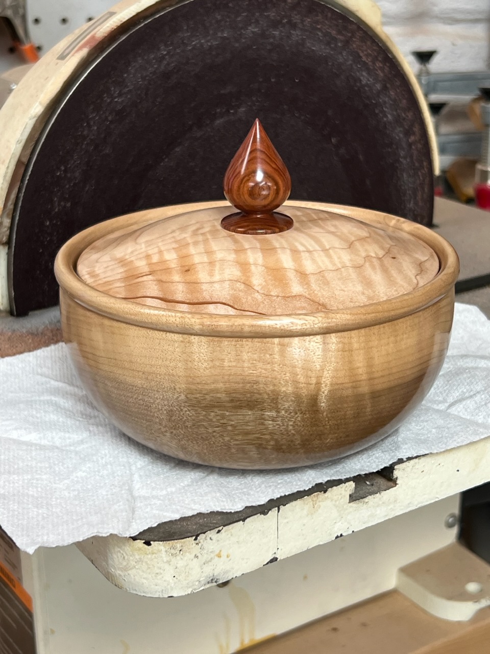 Lidded bowl
