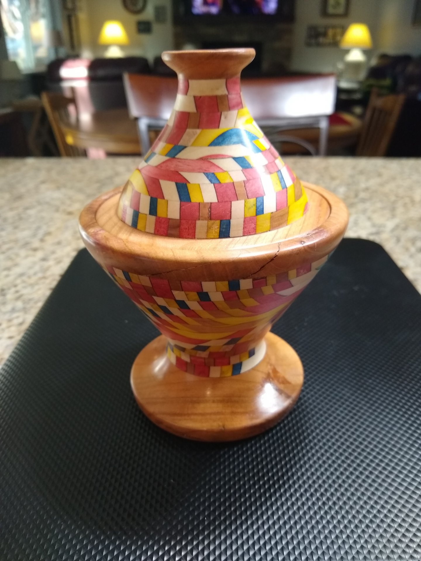 lidded toy box