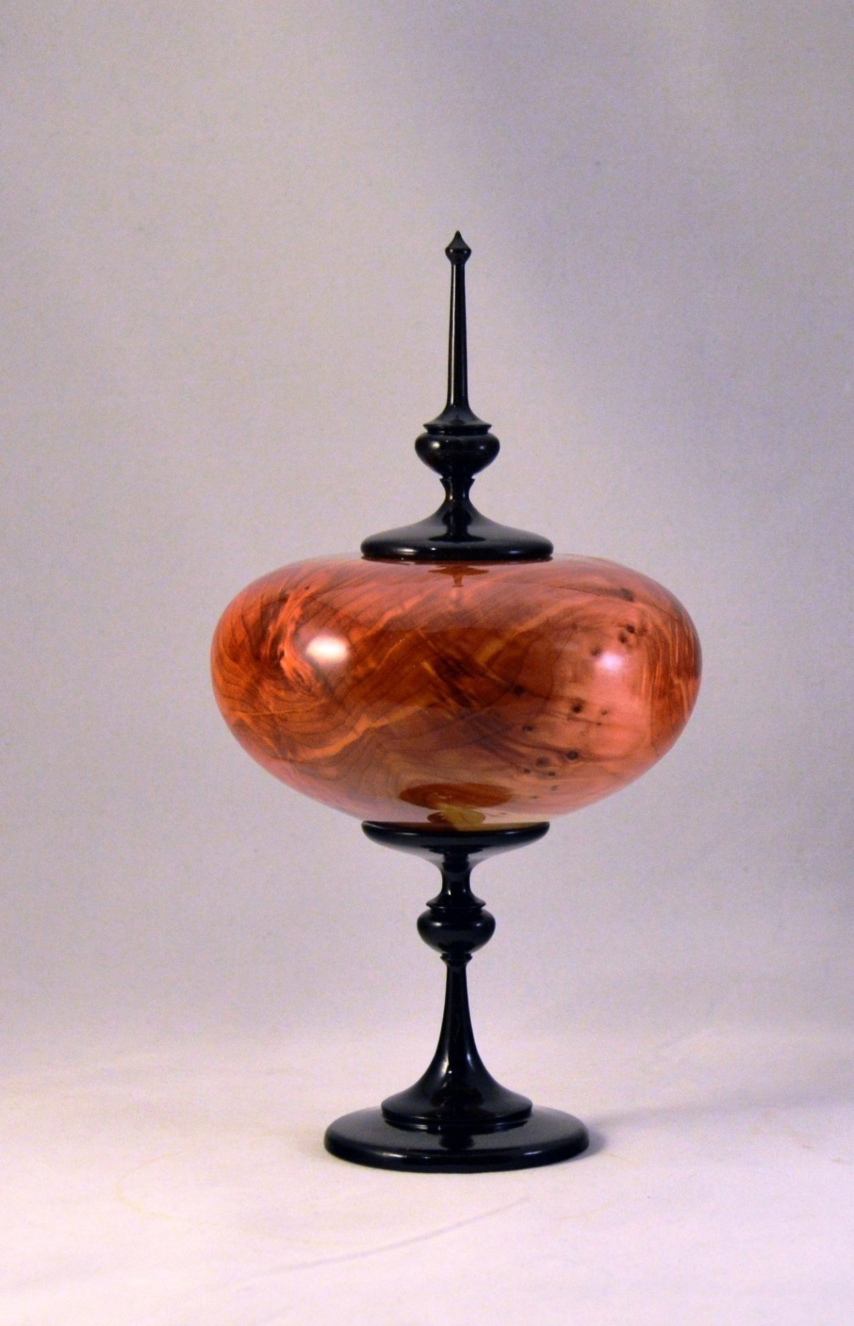 Lidded hollow form