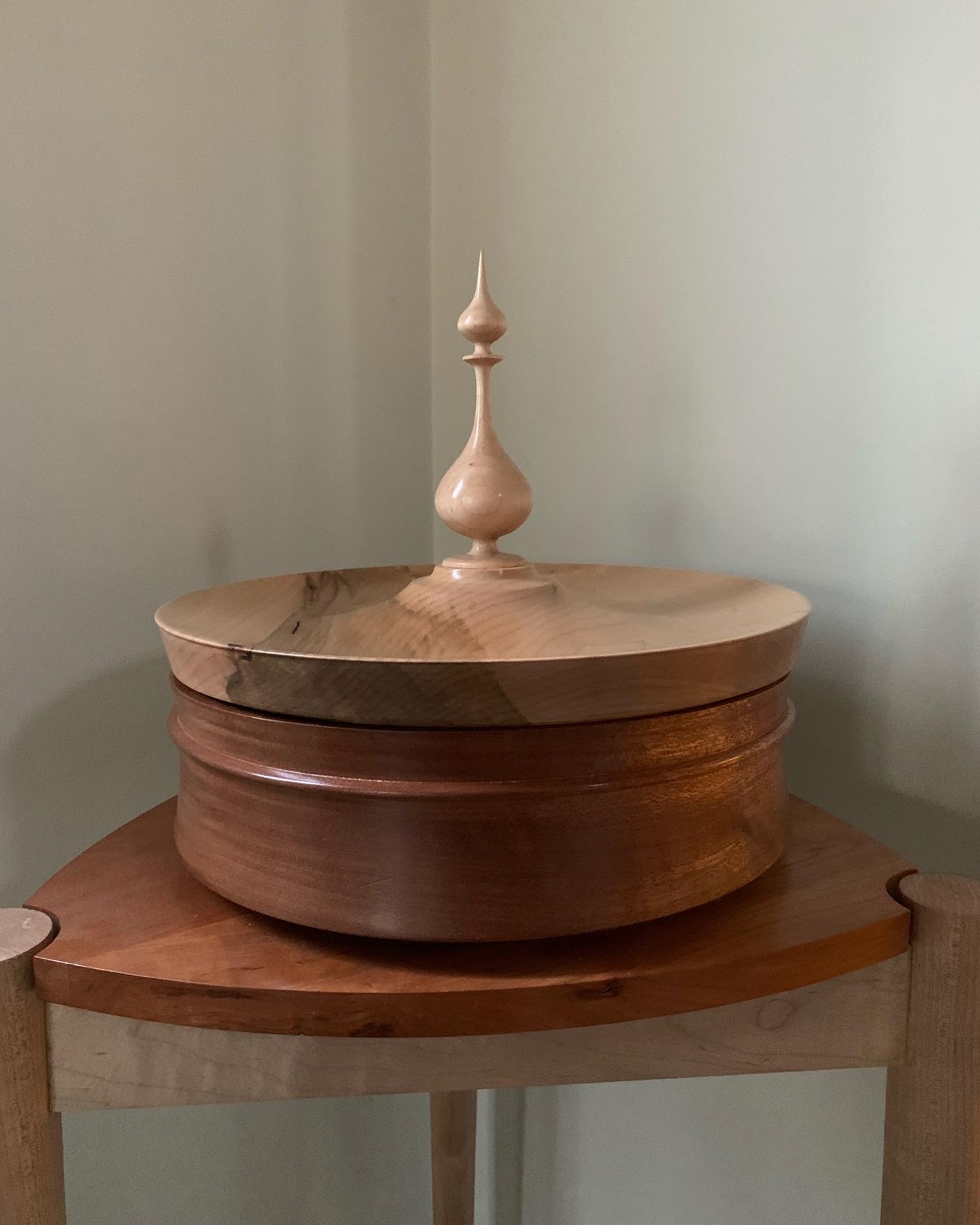 Lidded jewelry box