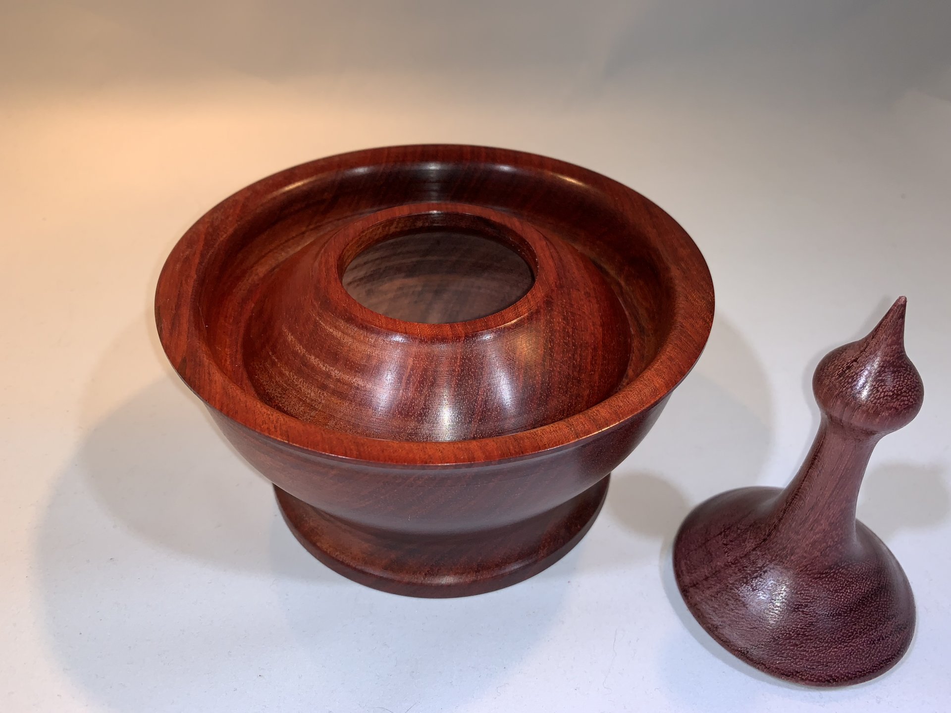 Lidded vessel made from Bloodwood and finial made from Purple Heart - Pic2