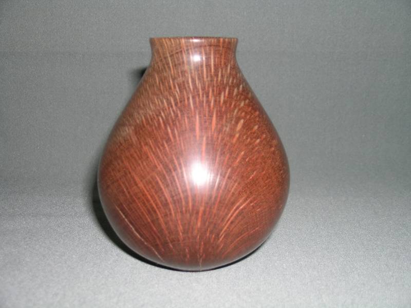 Macademia Nut Pot