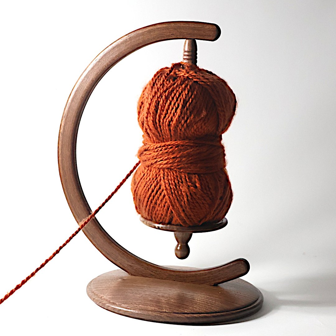 Magnetic yarn spinner