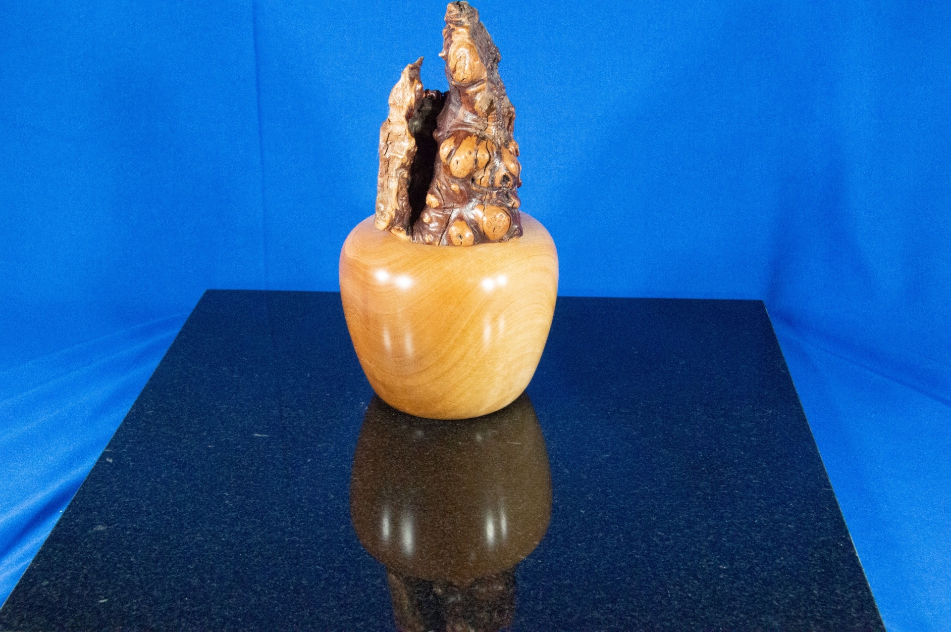 Mandrone vase with Manzanita flame top