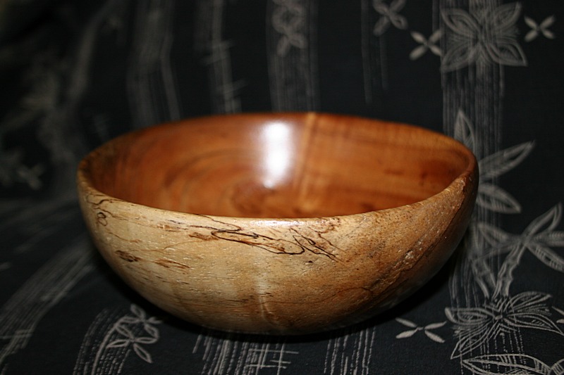 Mango wood bowl