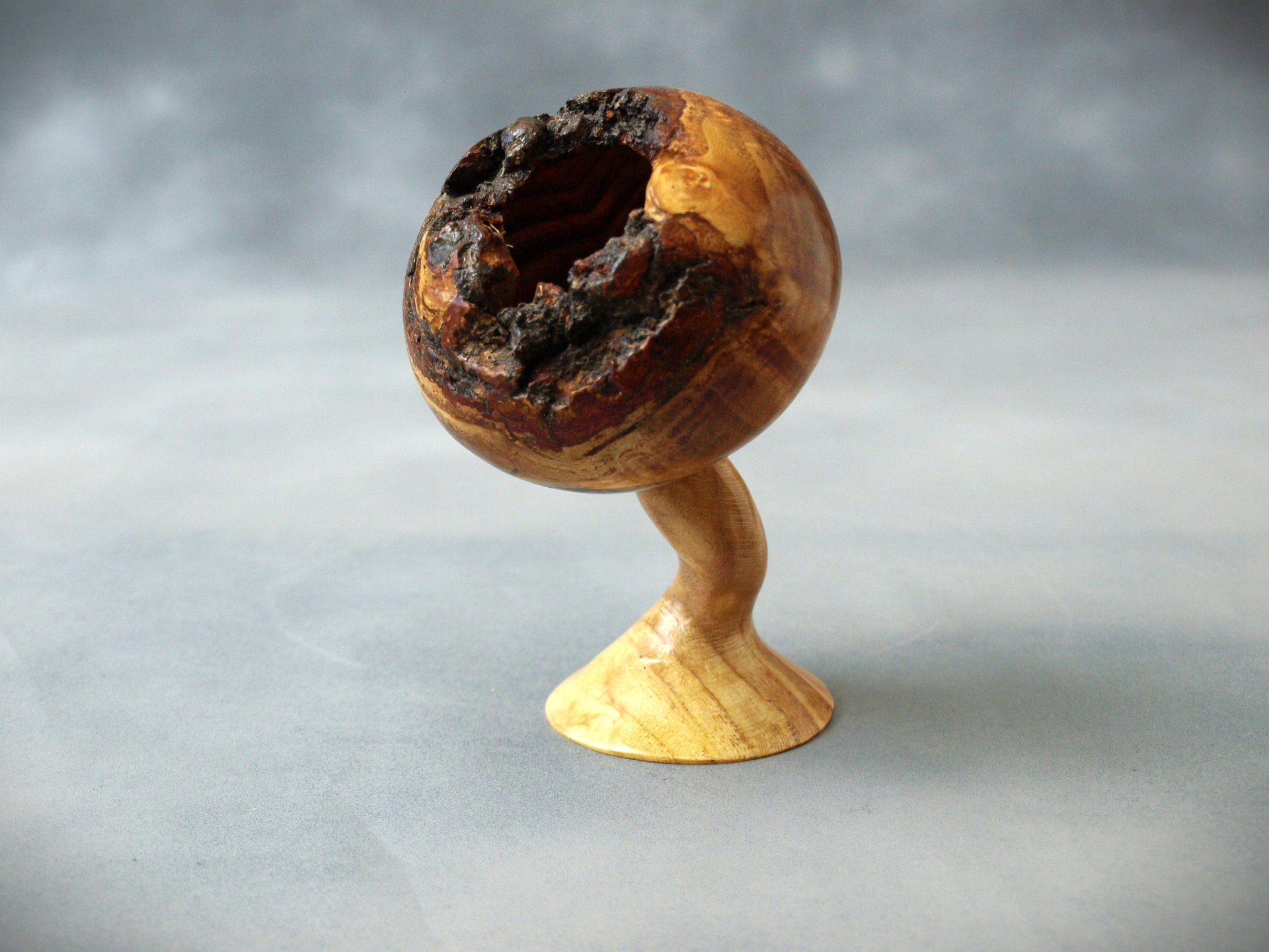 Multi axis hollow form