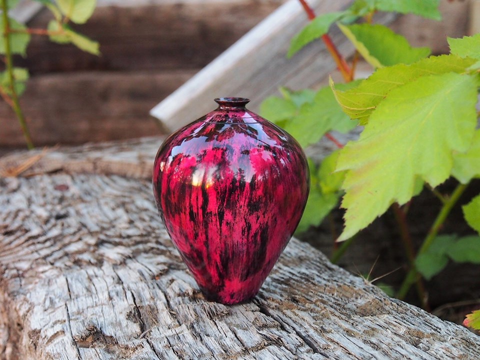 Narrow neck pine vase