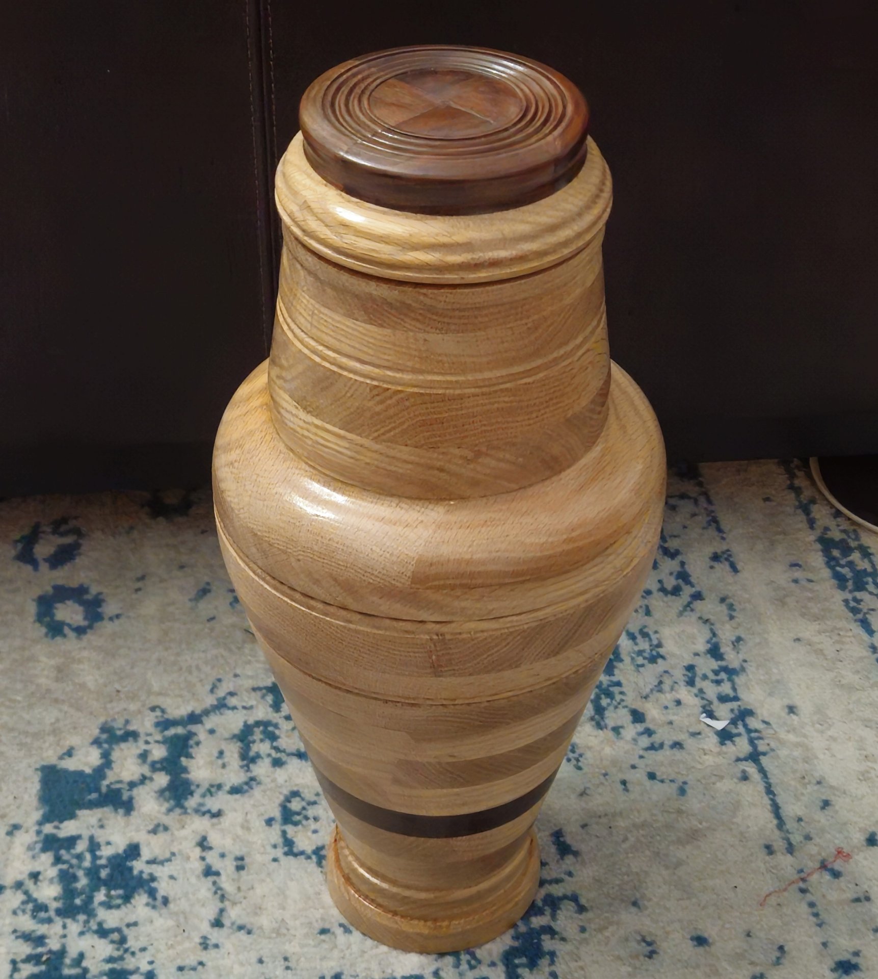 Oak/Morado urn