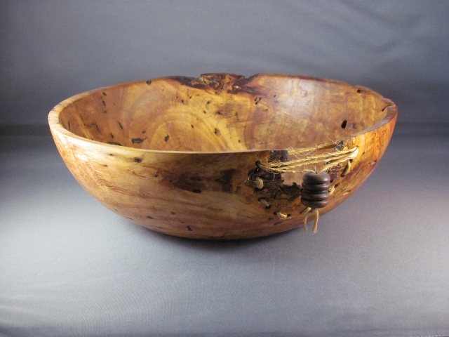 Pecan_bowl_with_lacing_640x480_
