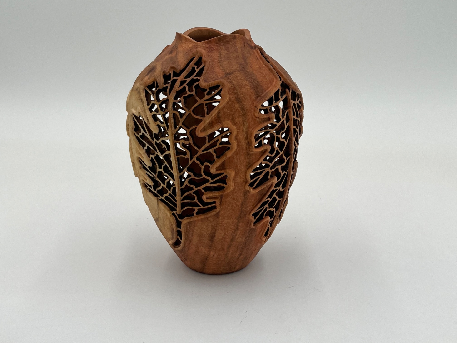 Pierced oak leaves
