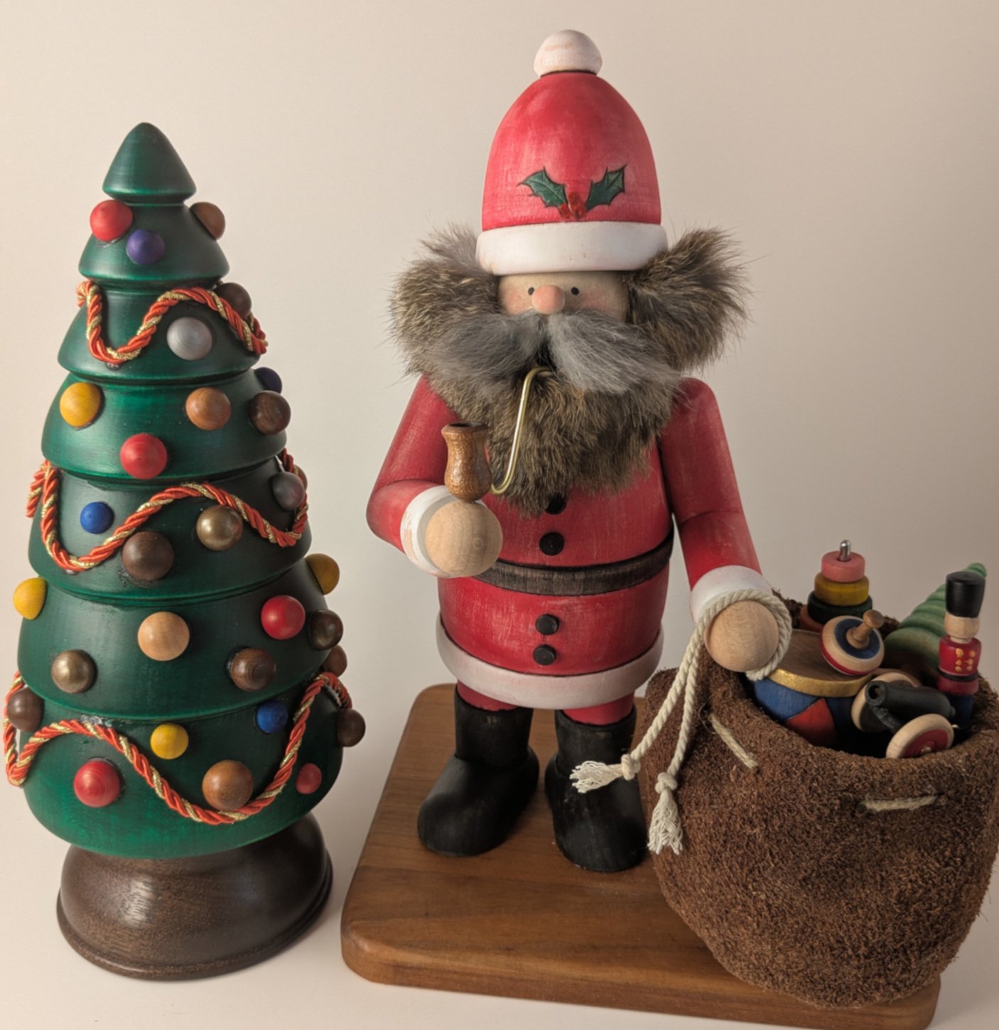 Santa German Smoker w/ Toys