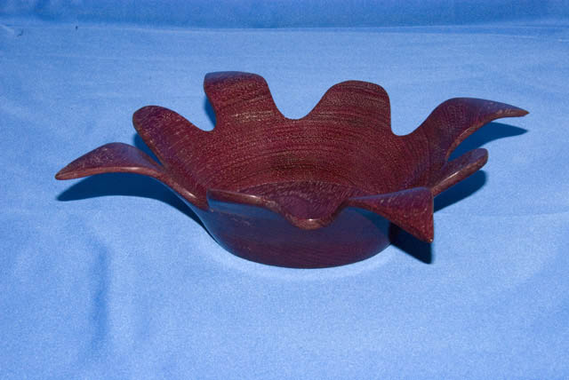 Scalloped Bowl with Wings