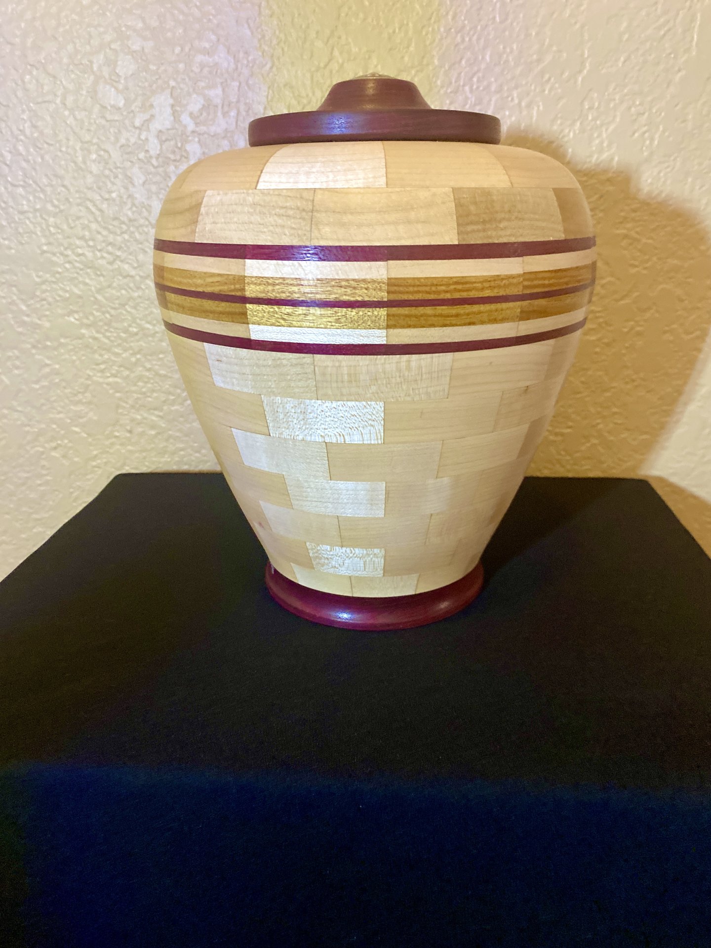 Segmented Urn