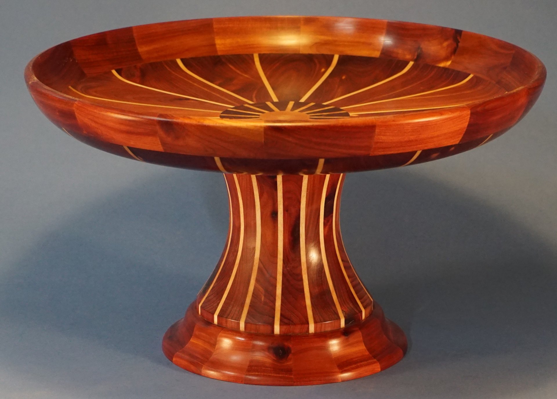 Serial 21098 Juniper pedestal bowl