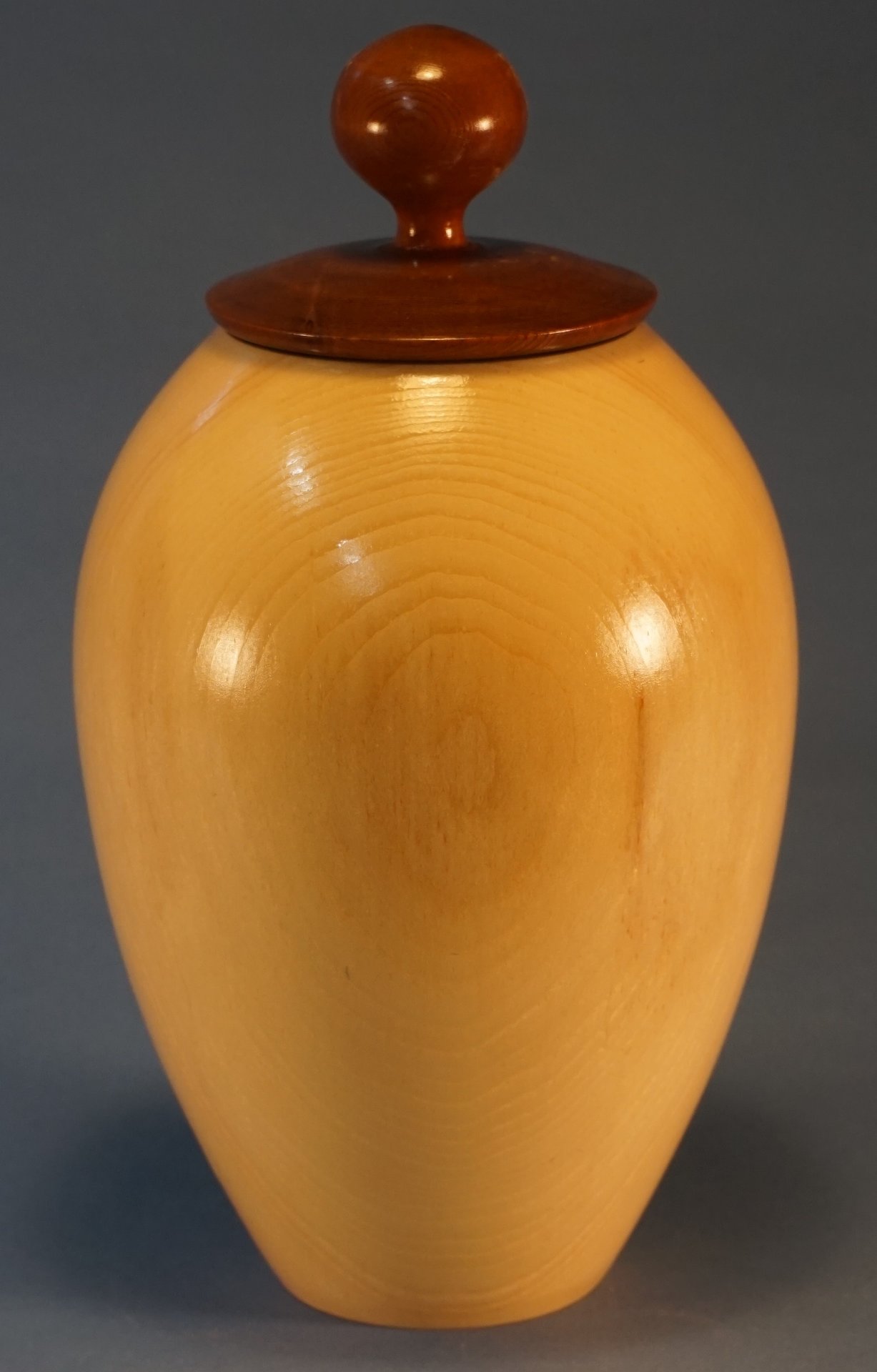 Serial 22004 Model UPLT0509 White Pine Cremation Urn