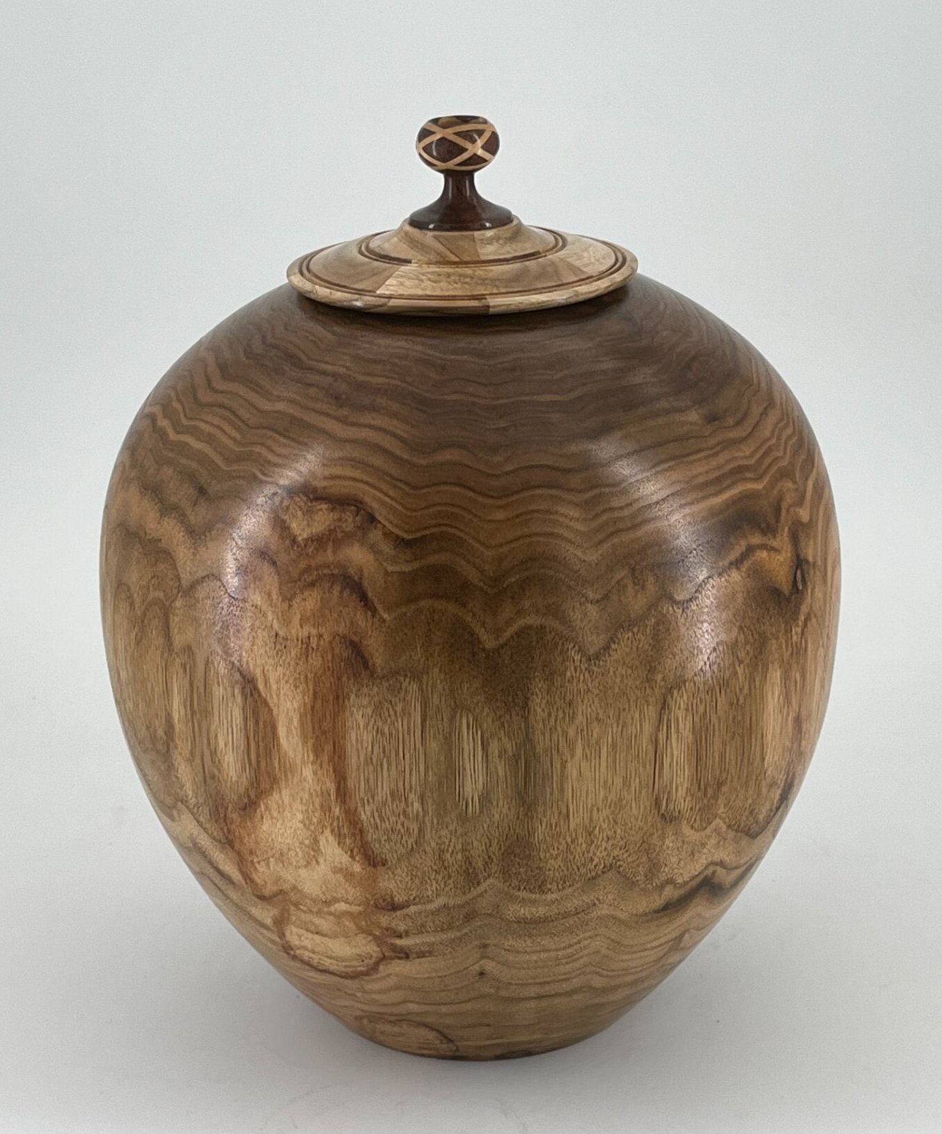 Serial 25023 Model UTD0811262 Cremation Urn Butternut