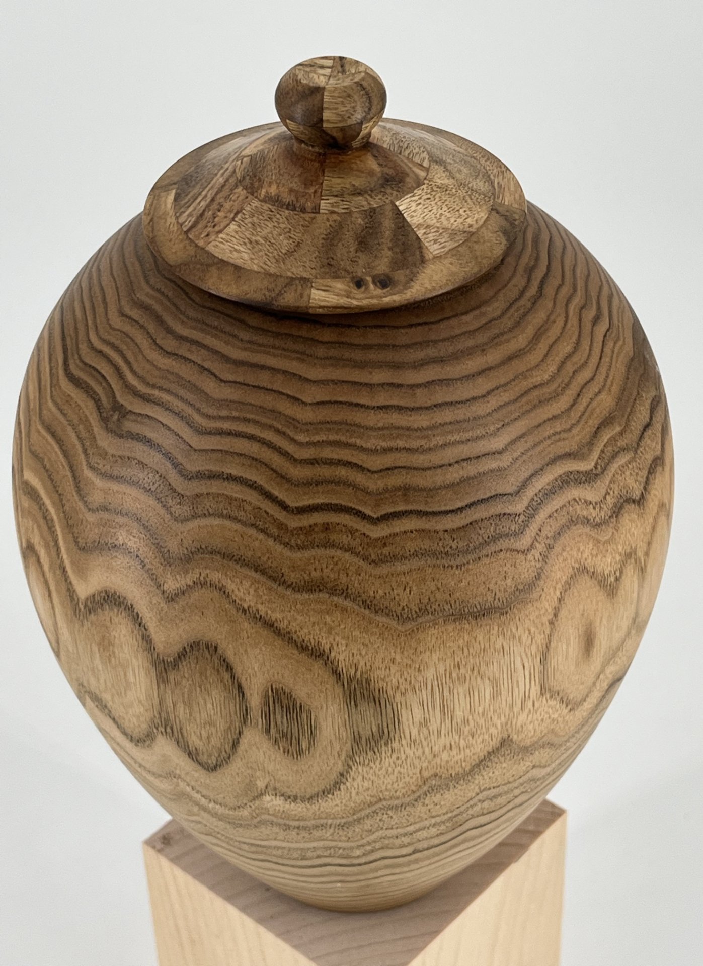 Serial 26001 Model UTDT0610165 Butternut Urn