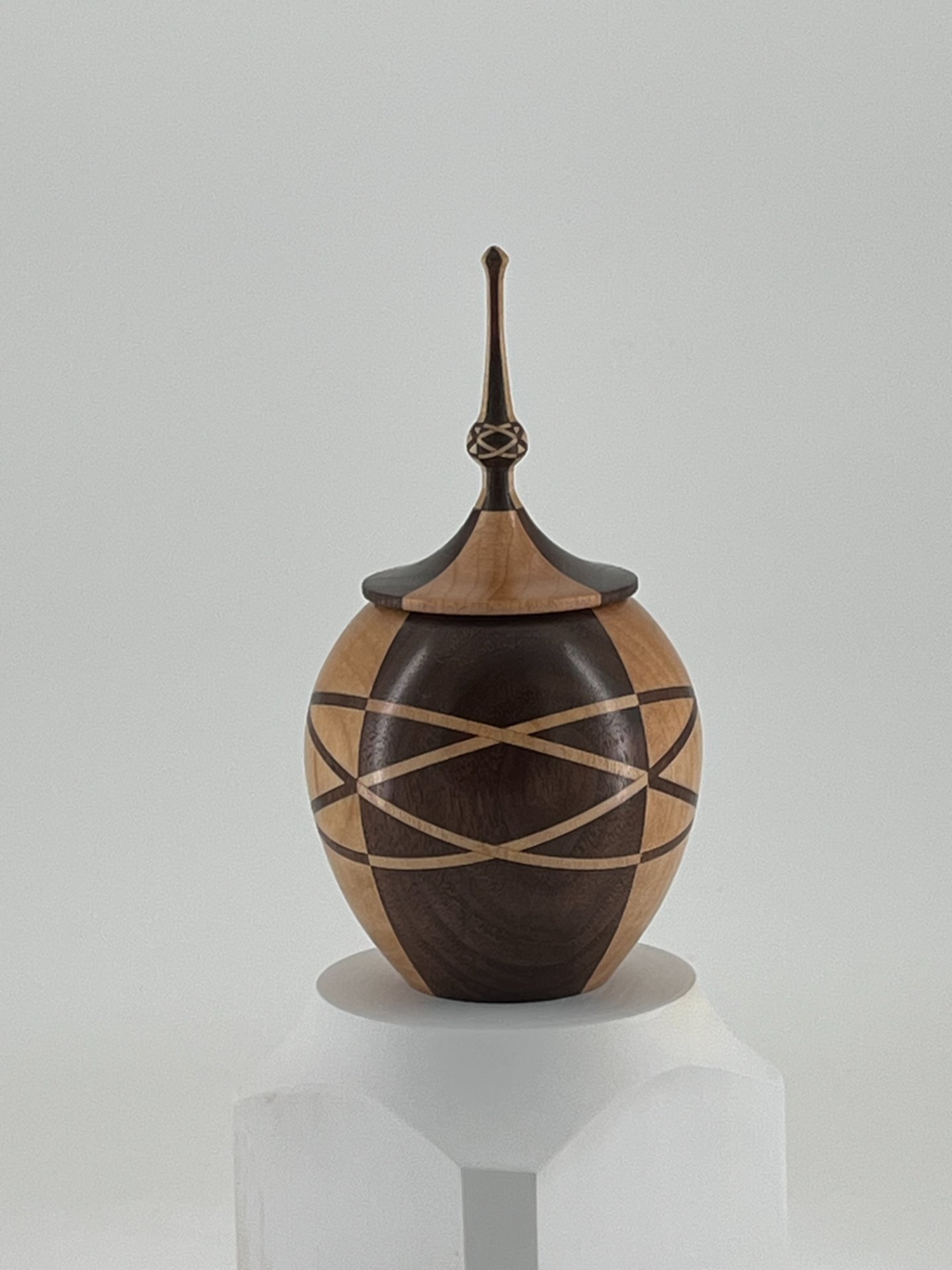 Serial 26009 Model UWDT0306020 Walnut/Maple Keepsake Urn