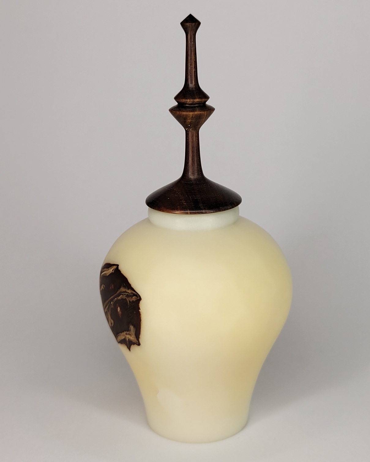 Small hollow form