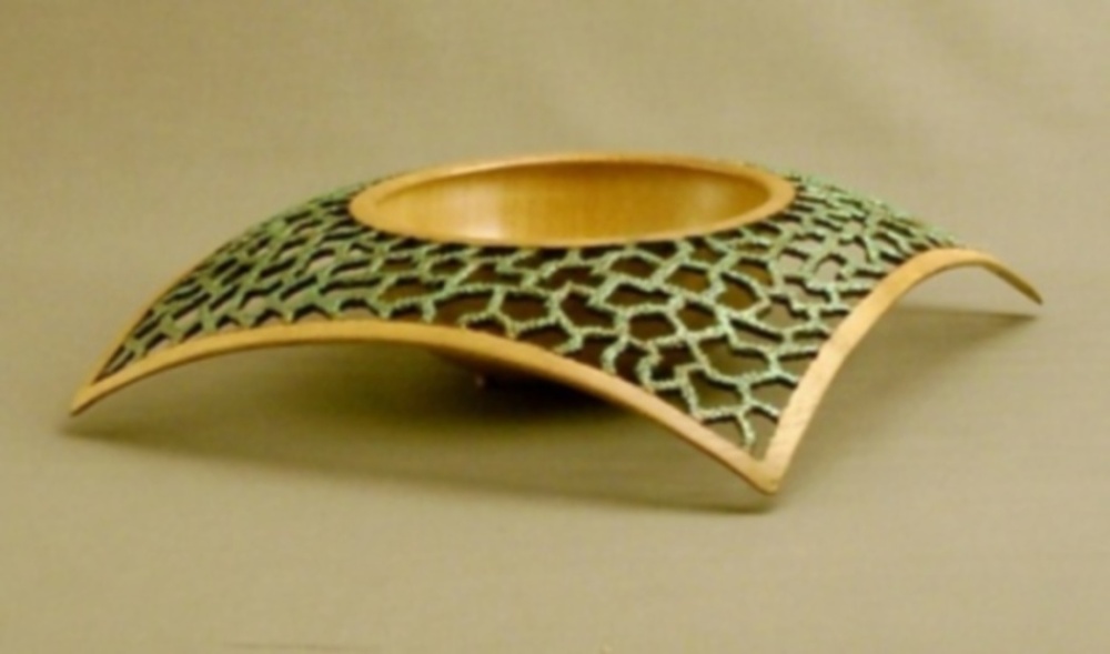 Square bowl with pierced wings