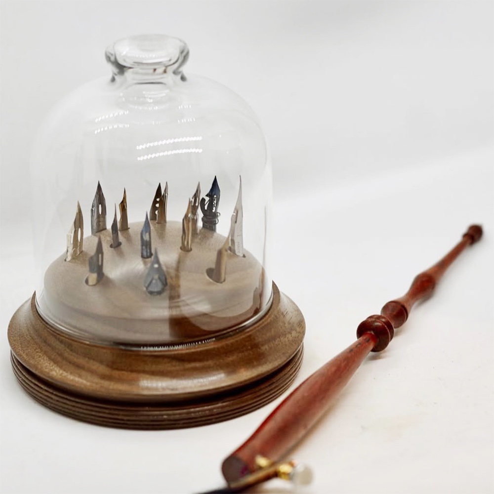 Stand and holder for calligraphy