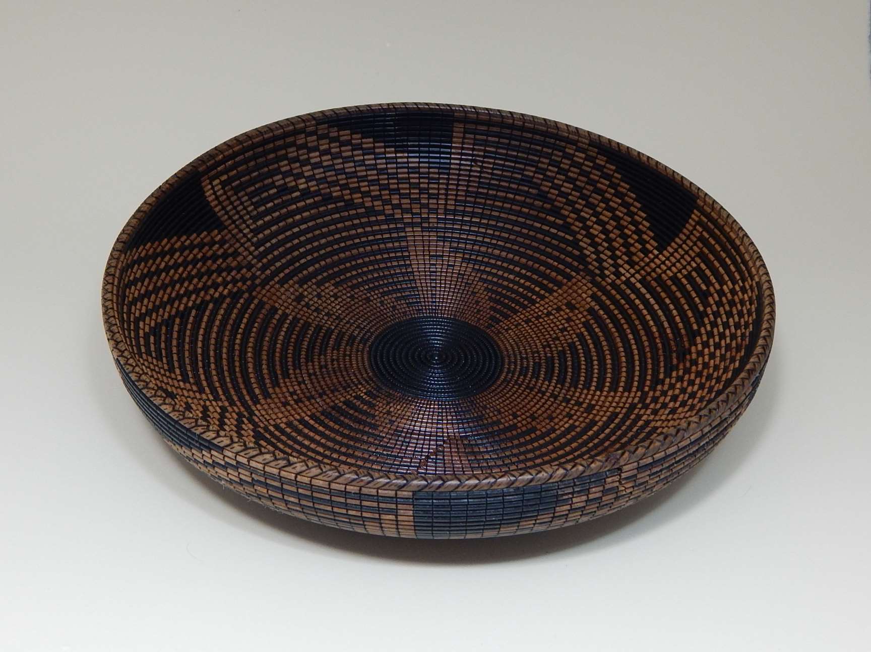 Sycamore pinwheel design basket