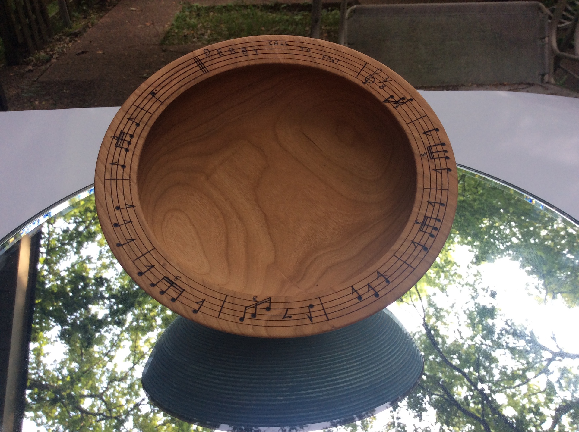 Tennessee donation Blue Song Bowl with Derby Call to Post on rim