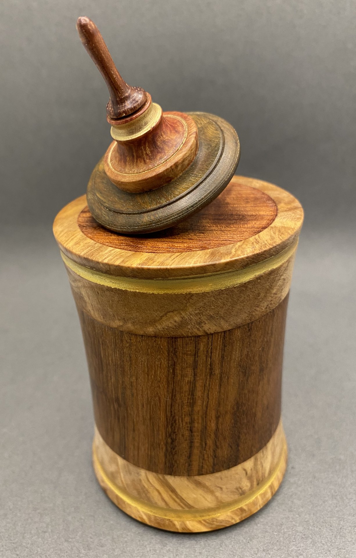 The spinning top and the box