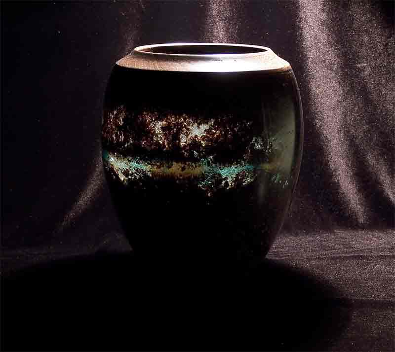Walnut and Green Epoxy Vase (a)