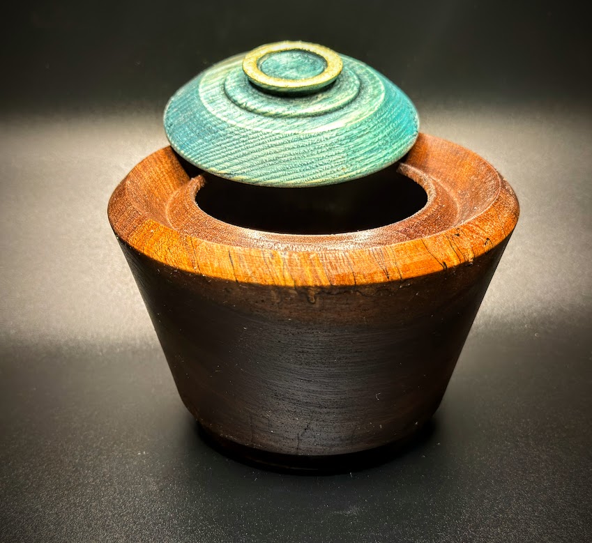 Walnut vessel