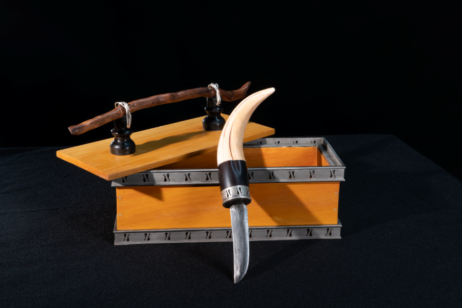 Warthog Tooth Knife and Box