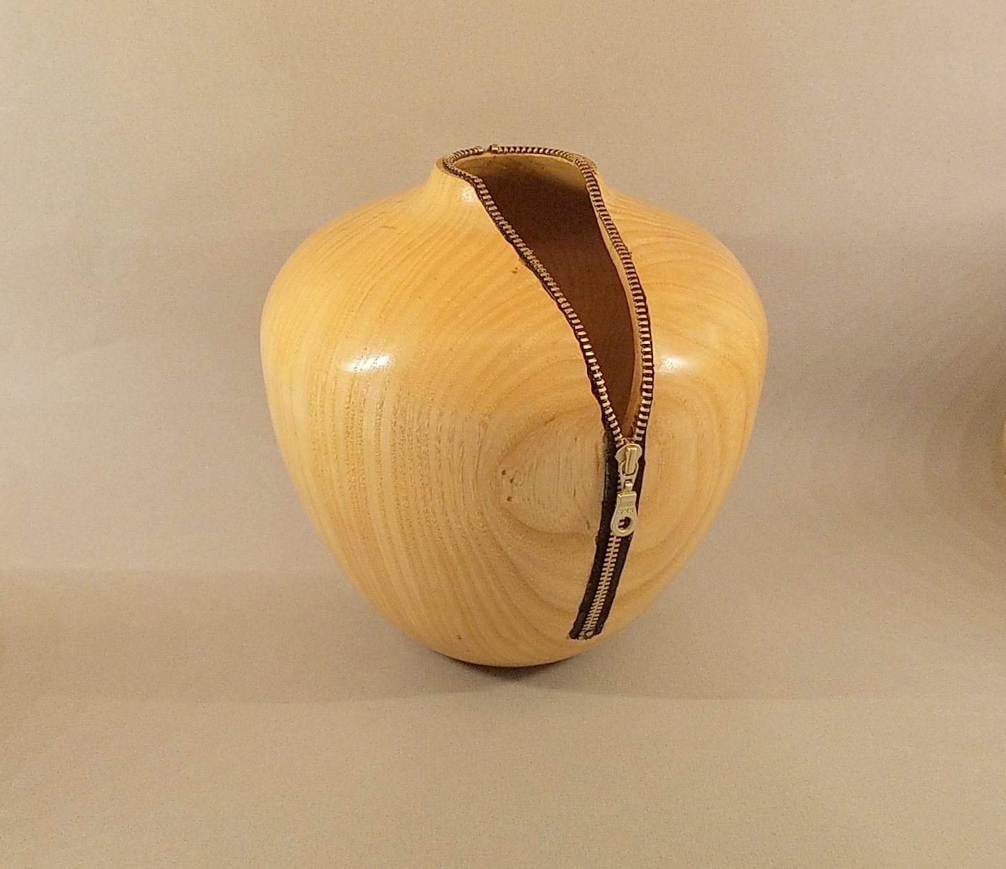 Zippered Ash hollow form